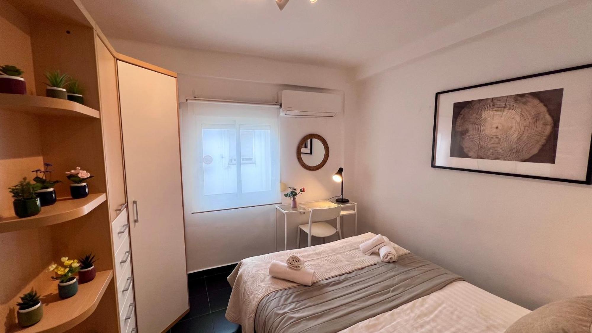Cool, Modern And Snug 3br Peachy Apartment Málaga